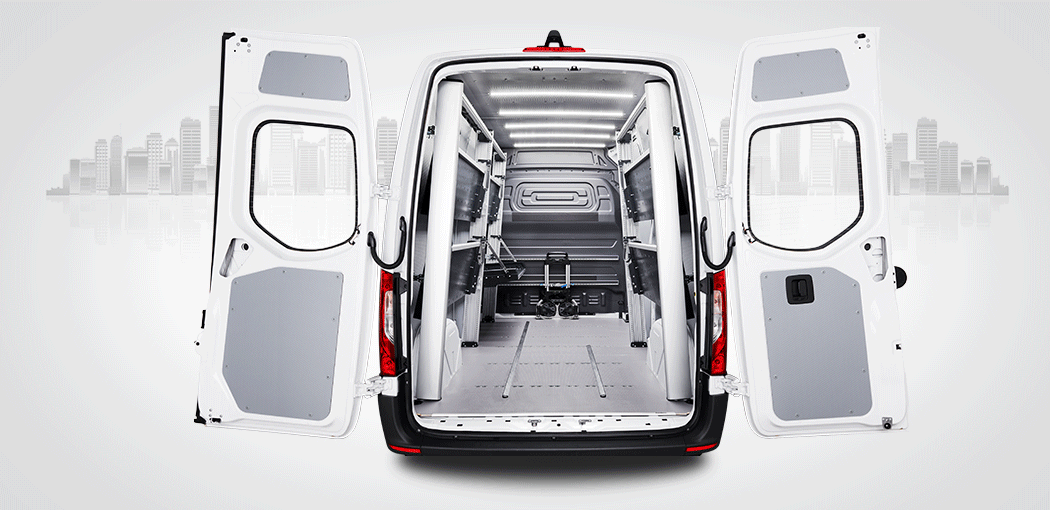 Étagère relevable, escamotabe et modulable FR5 pour l'aménagement de véhicule utilitaire d'entreprise de transport de colis et de déménagement, équipement de fourgon par Espace V.U Sarl station Sortimo by Gruau aménageur de camion et camionnette en atelier mobile à Bordeaux en Gironde 33, Charente 16, Charente-Maritime 17, Dordogne 24 et Lot-et-Garonne 47.