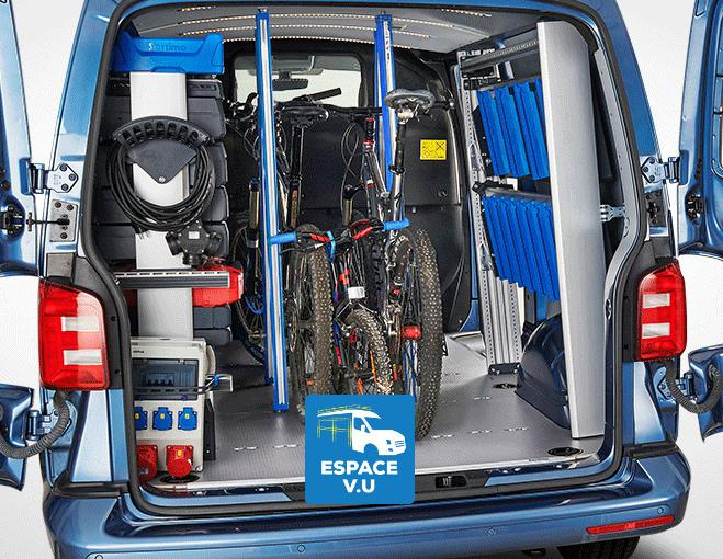 Étagère métallique relevable pour l'aménagement intérieur de véhicule utilitaire des artisans. Agencement escamotable pour fourgon et fourgonnette des entreprises d’installation et de dépannage par Espace V.U Sarl station Sortimo by Gruau aménageur de véhicule utilitaire atelier mobile à Bordeaux, aménageur de camion et camionnette transformation en véhicule de loisir en Gironde 33, Charente 16, Charente-Maritime 17, Dordogne 24 et Lot-et-Garonne 47.