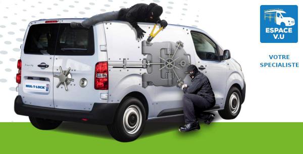 Serrure antieffraction pour le véhicule utilitaire d'un plombier, chauffagiste, climaticien. Serrure antivol 1 point ou 3 points pour les portes arrières et la porte latérale du camion ou de la camionnette utilitaire atelier d’un poseur, installateur ou dépanneur en activité de plomberie, chauffage et climatisation par Espace V.U Sarl station Sortimo by Gruau, aménageur à Bordeaux, près et autour de la Gironde 33, Charente 16, Charente-Maritime 17, Dordogne 24 et Lot-et-Garonne 47.