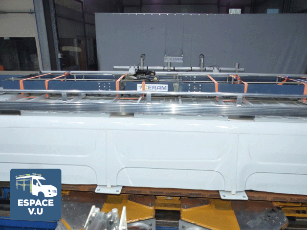 Test UTAC de la galerie aluminium pour véhicule utilitaire, fourgon et fourgonnette.