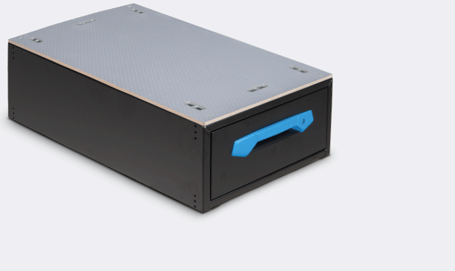 Tiroir métallique grande capacité pour l’équipement de véhicule utilitaire artisan – entreprise. Tiroir double plancher pour système d’aménagement idéal des fourgonnettes professionnelles. Agencement de fourgon avec la gamme « JUMBO UNIT » par Espace V.U Sarl, station Sortimo by Gruau.