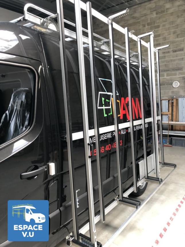 Porte-verre latéral, pupitre de transport pour véhicule utilitaire.