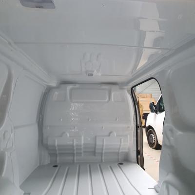 Doublage, placage en polyester pour véhicule utilitaire. Habillage gelcoat intérieur plastifié, stratifié, plastique, PVC.