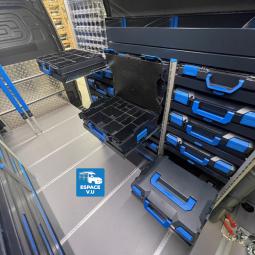 Aménagement de Sprinter utilitaire camion pour un artisan plombier chauffagiste en Gironde.