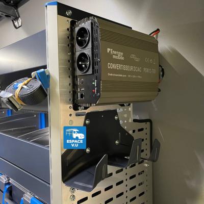 Aménagement de Sprinter utilitaire camion pour un artisan plombier chauffagiste en Gironde.